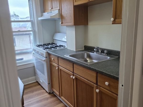 194 Albion St, Unit 3, Fall River, MA 02723