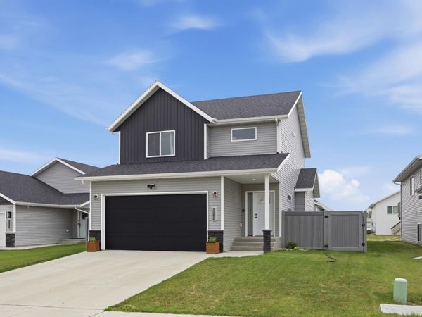 6029 Kodiak Lane, Horace, ND 58047