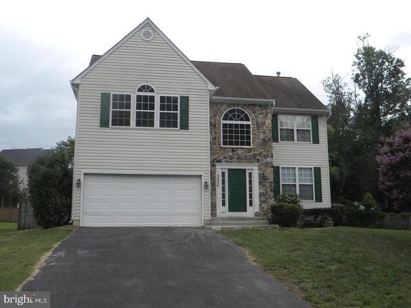 2236 COMMUNITY DRIVE , WALDORF, MD 20601