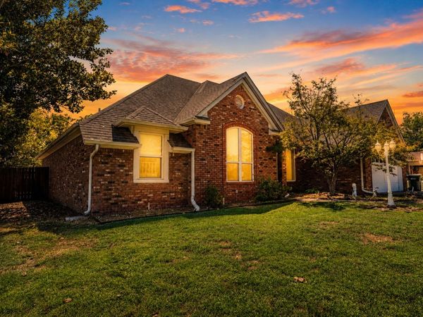 1010 Saddle Lane , Skiatook, OK 74070