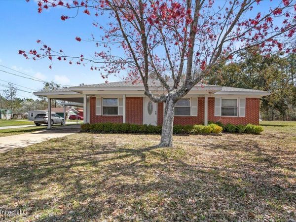328 Menge Avenue, Pass Christian, MS 39571