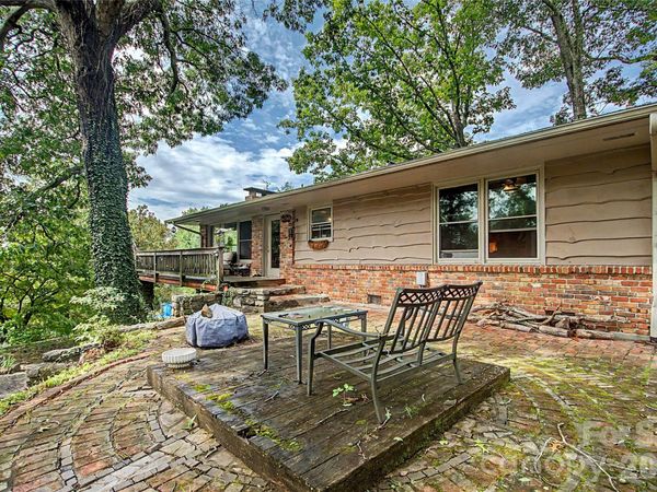 70 Dogwood Drive , Hendersonville, NC 28791