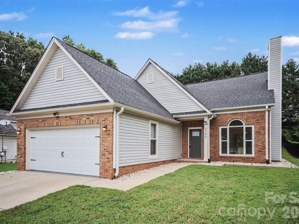 8500 Woodhill Manor Court , Charlotte, NC 28215