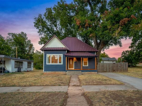 623 S 8th Street, Chickasha, OK 73018