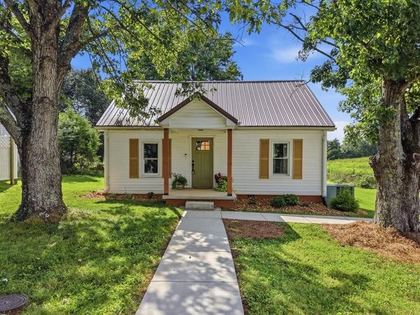206 Slash Lane, Sparta, TN 38583