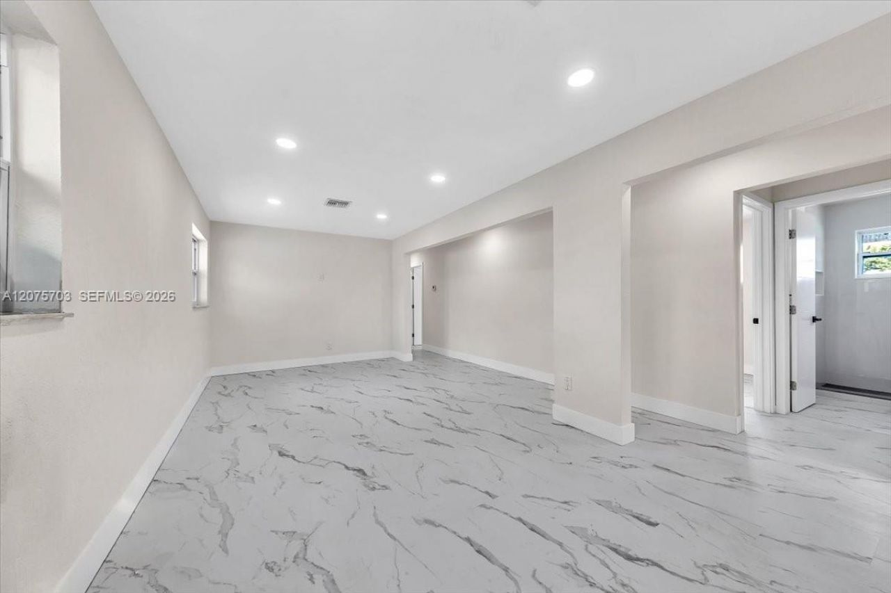 1125 NW 27th Ave , Fort Lauderdale, FL 33311 Photo