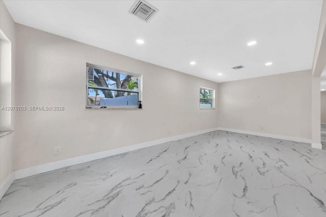 1125 NW 27th Ave , Fort Lauderdale, FL 33311 Photo