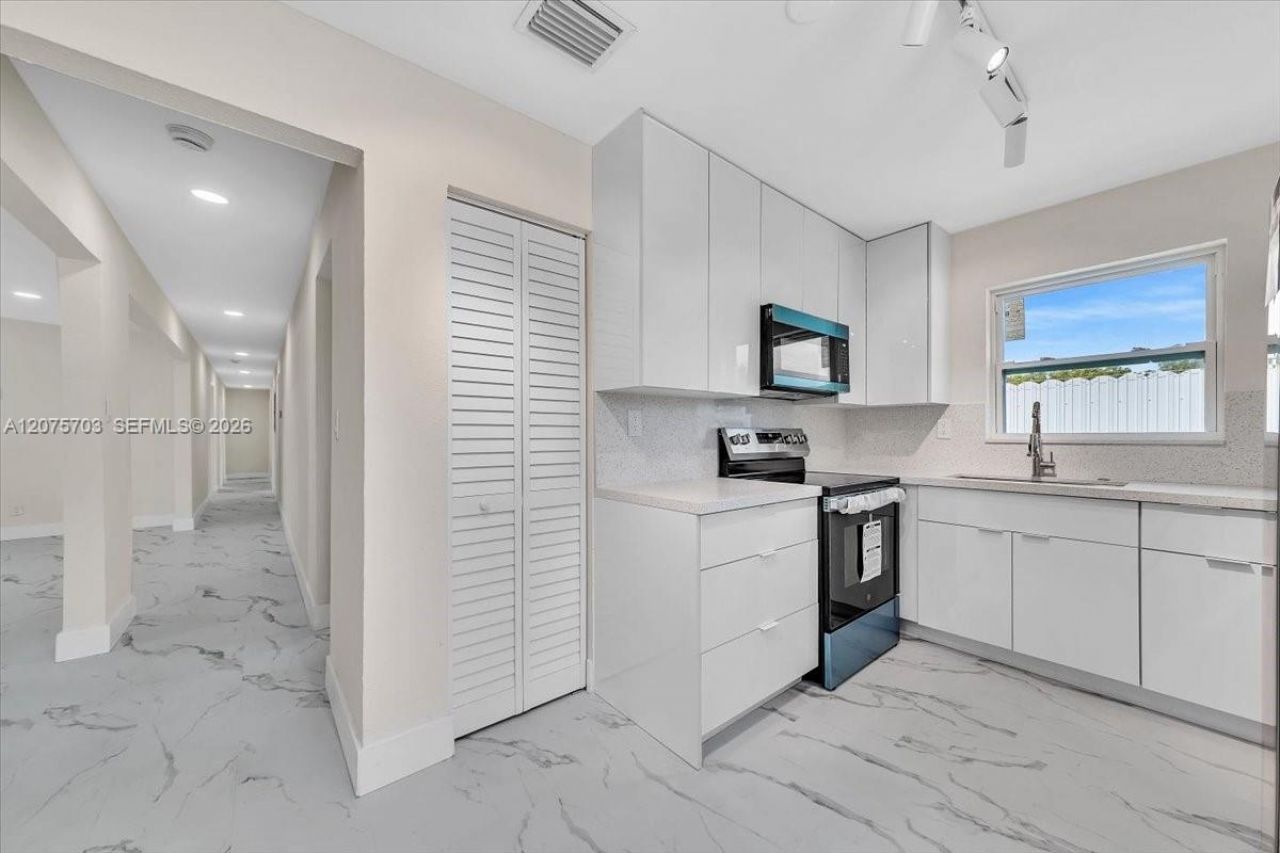 1125 NW 27th Ave , Fort Lauderdale, FL 33311 Photo
