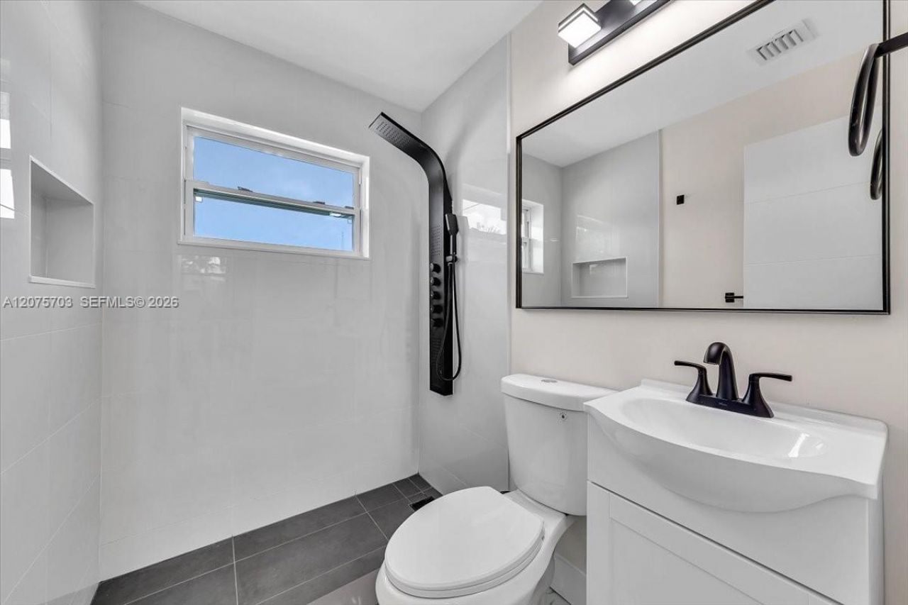 1125 NW 27th Ave , Fort Lauderdale, FL 33311 Photo