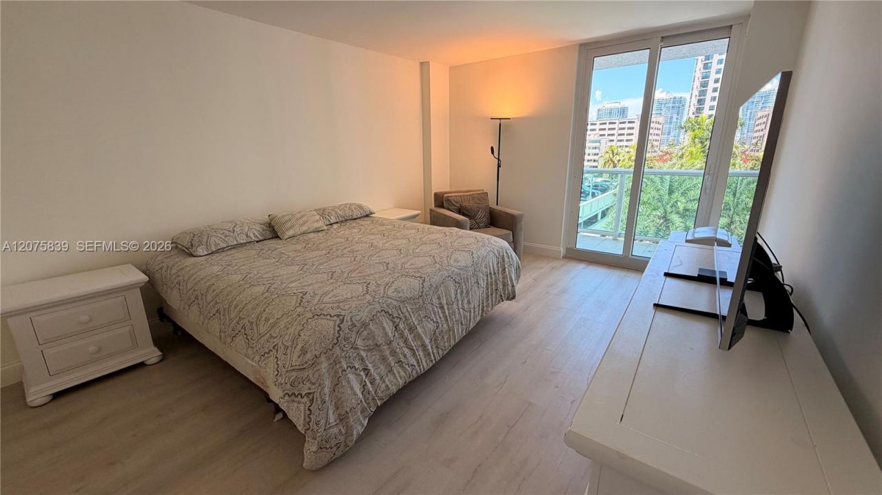 100 Bayview Dr, Unit 431, Sunny Isles Beach, FL 33160 Photo