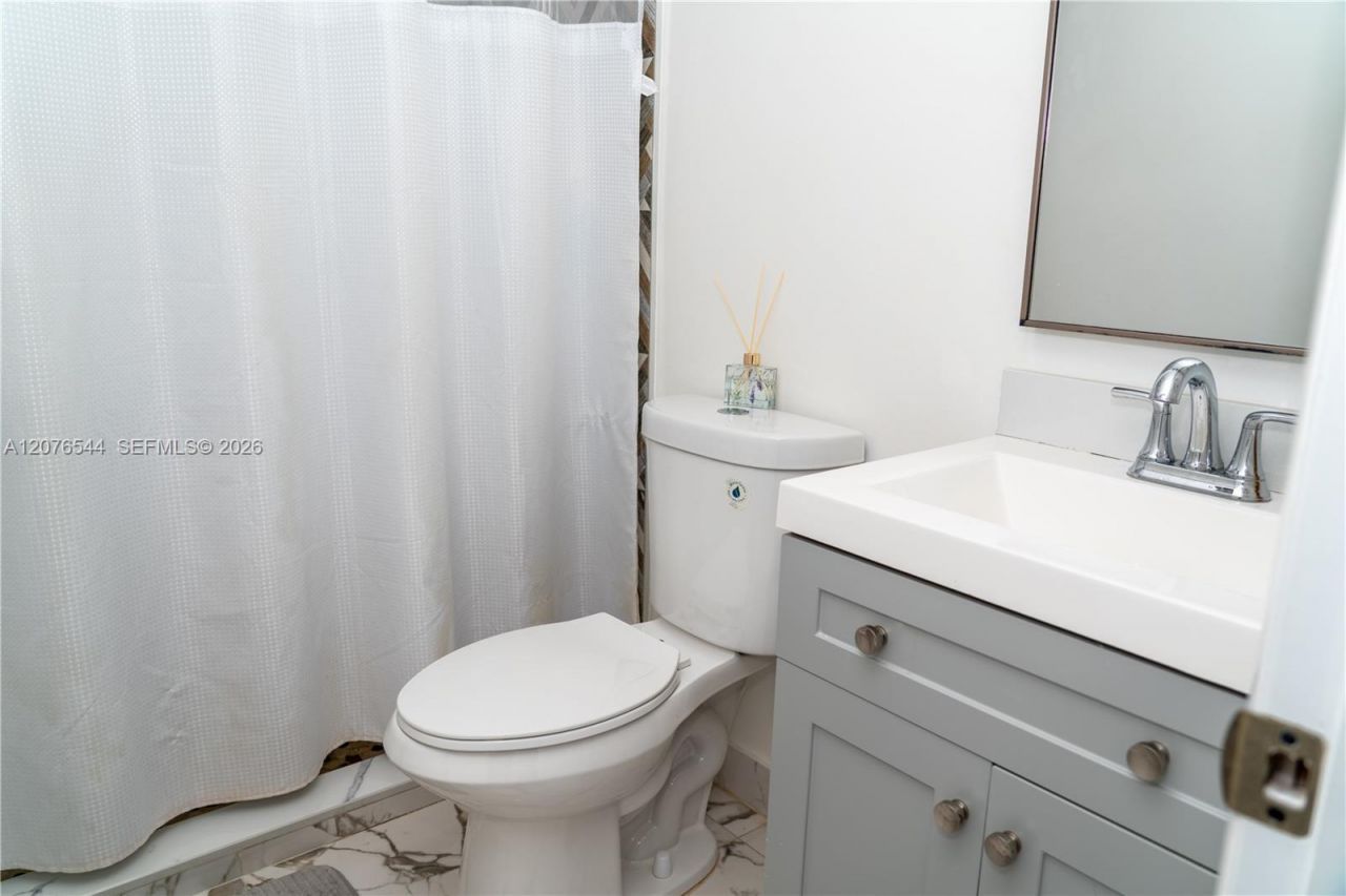 854 NW 87th Ave , Unit 405, Miami, FL 33172 Photo