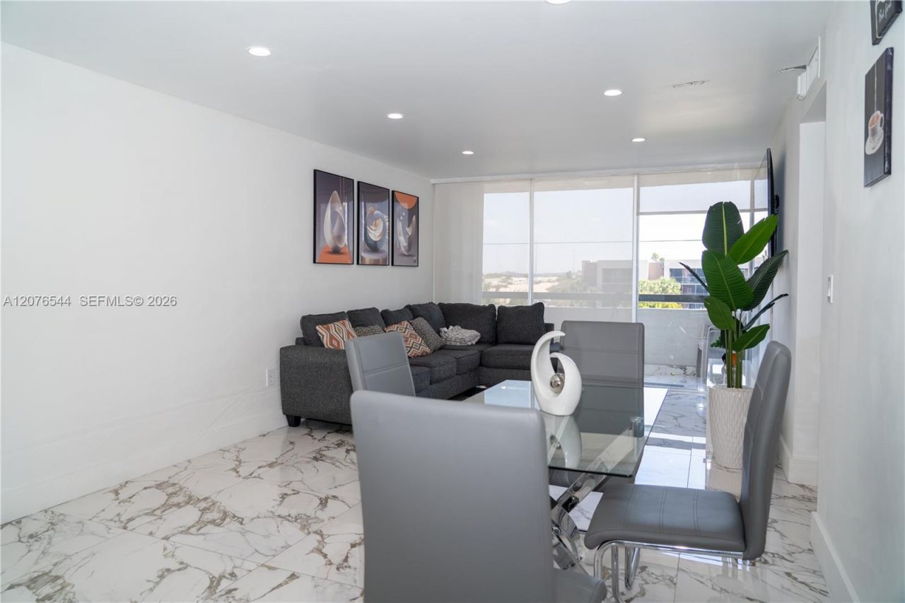 854 NW 87th Ave , Unit 405, Miami, FL 33172 Photo