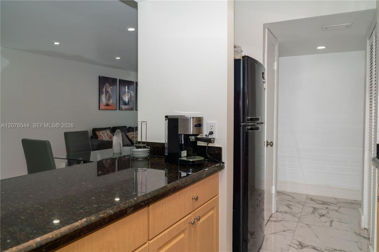 854 NW 87th Ave , Unit 405, Miami, FL 33172 Photo