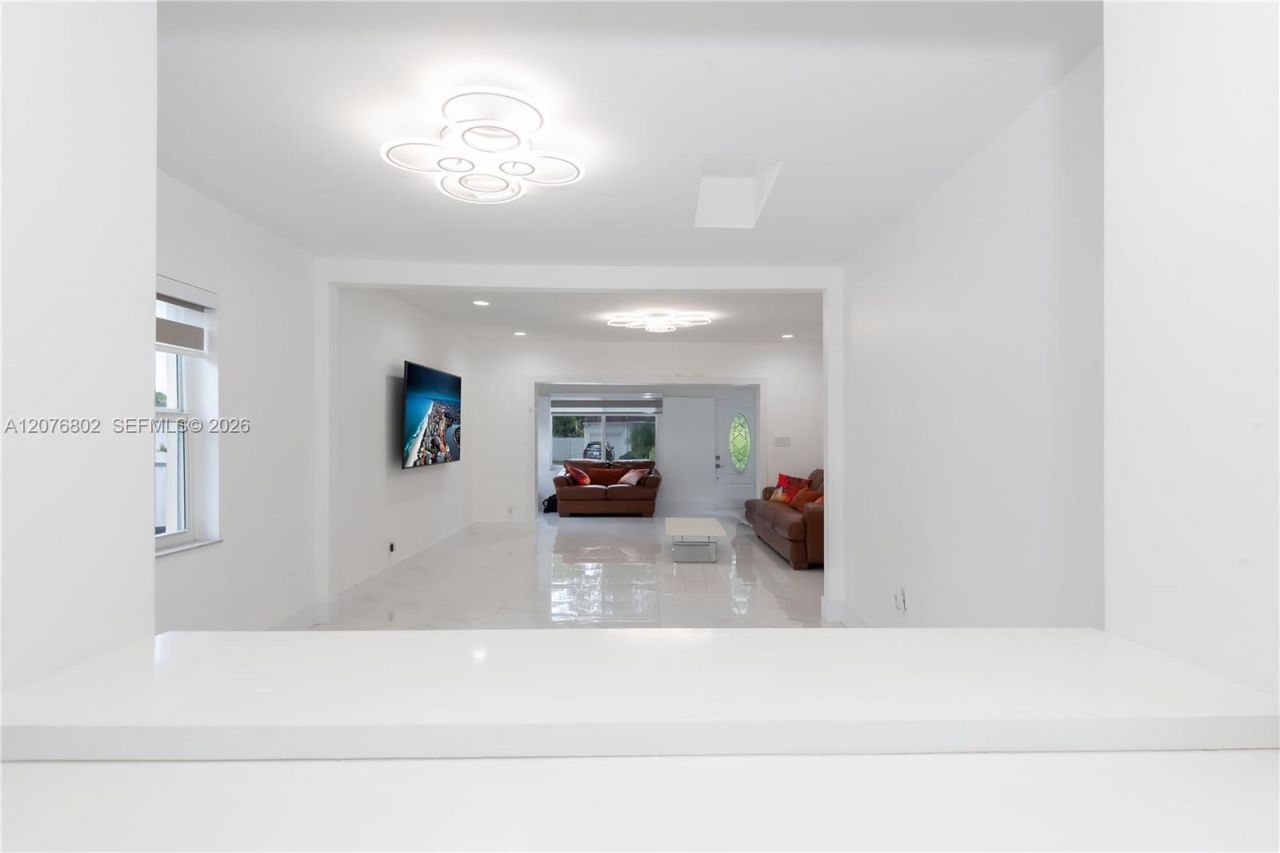 970 Plover Ave, Miami Springs, FL 33166 Photo