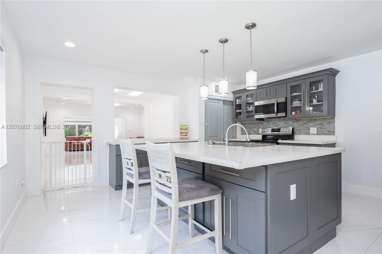 970 Plover Ave, Miami Springs, FL 33166 Photo
