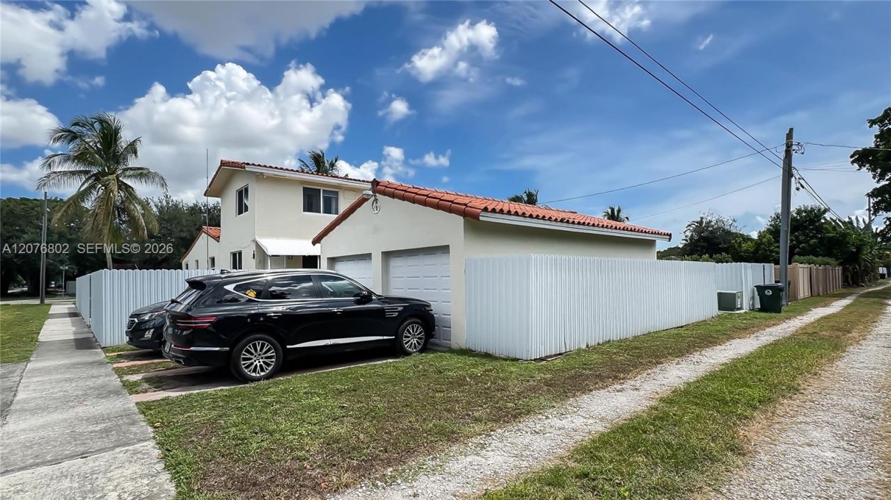 970 Plover Ave, Miami Springs, FL 33166 Photo