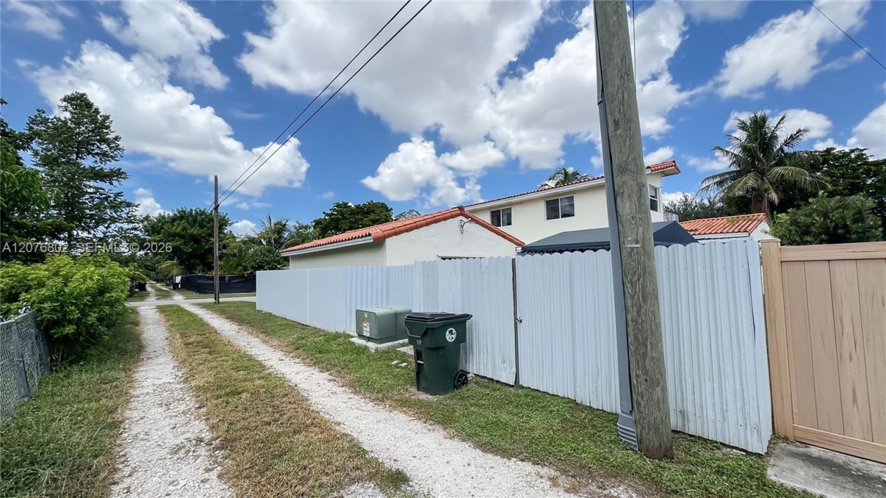 970 Plover Ave, Miami Springs, FL 33166 Photo