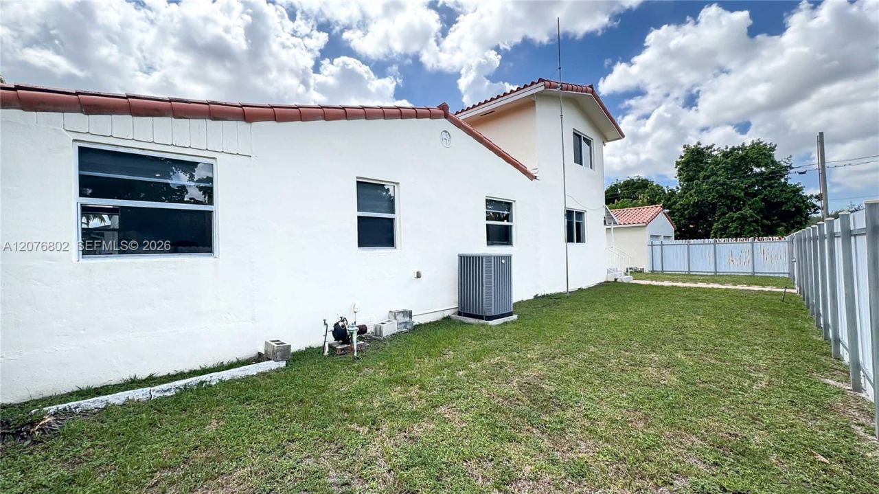 970 Plover Ave, Miami Springs, FL 33166 Photo