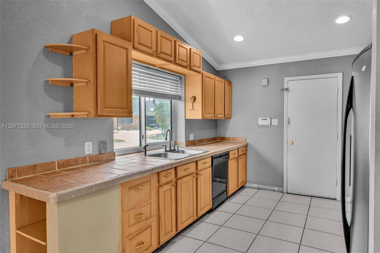 741 SW 100th Ter , Pembroke Pines, FL 33025 Photo