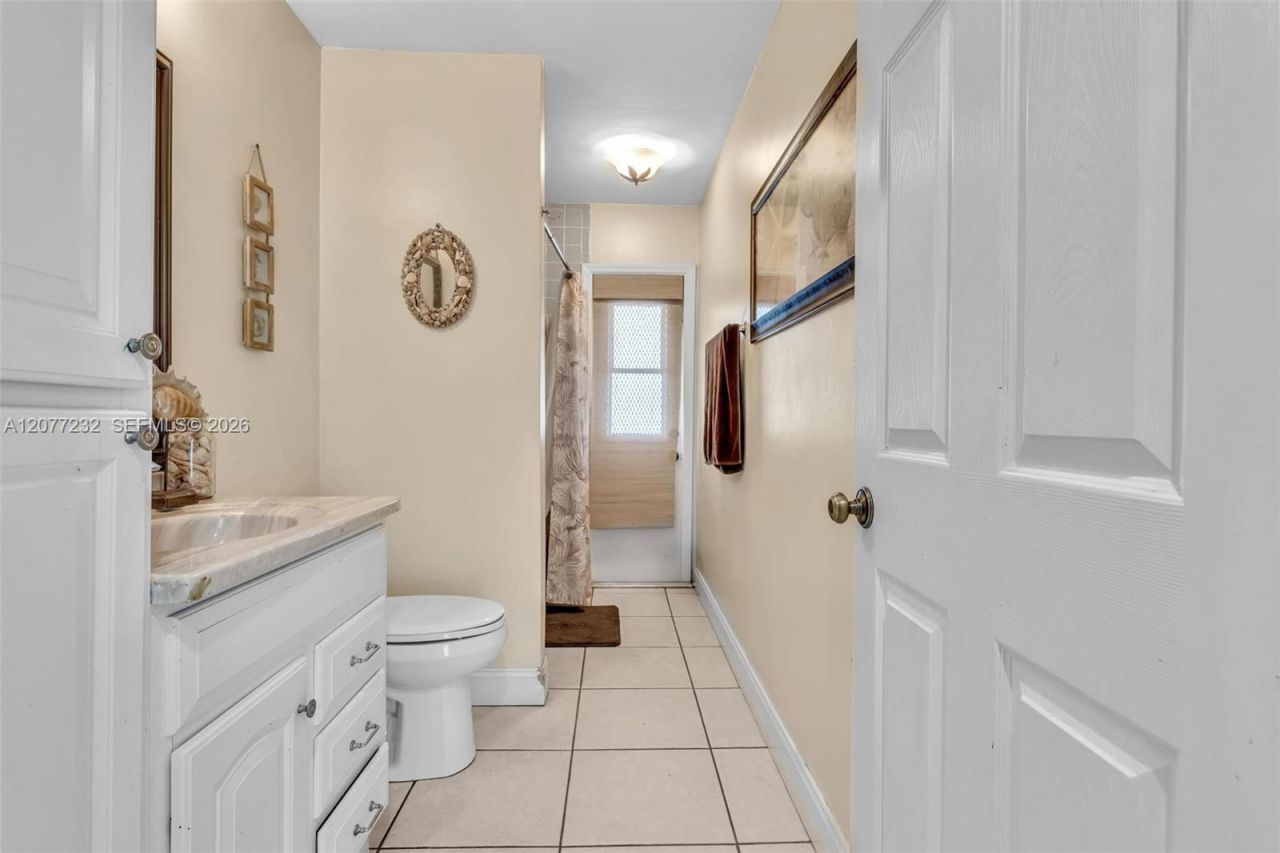 741 SW 100th Ter , Pembroke Pines, FL 33025 Photo