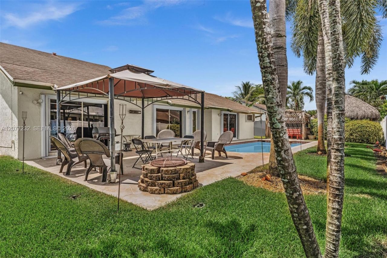 741 SW 100th Ter , Pembroke Pines, FL 33025 Photo