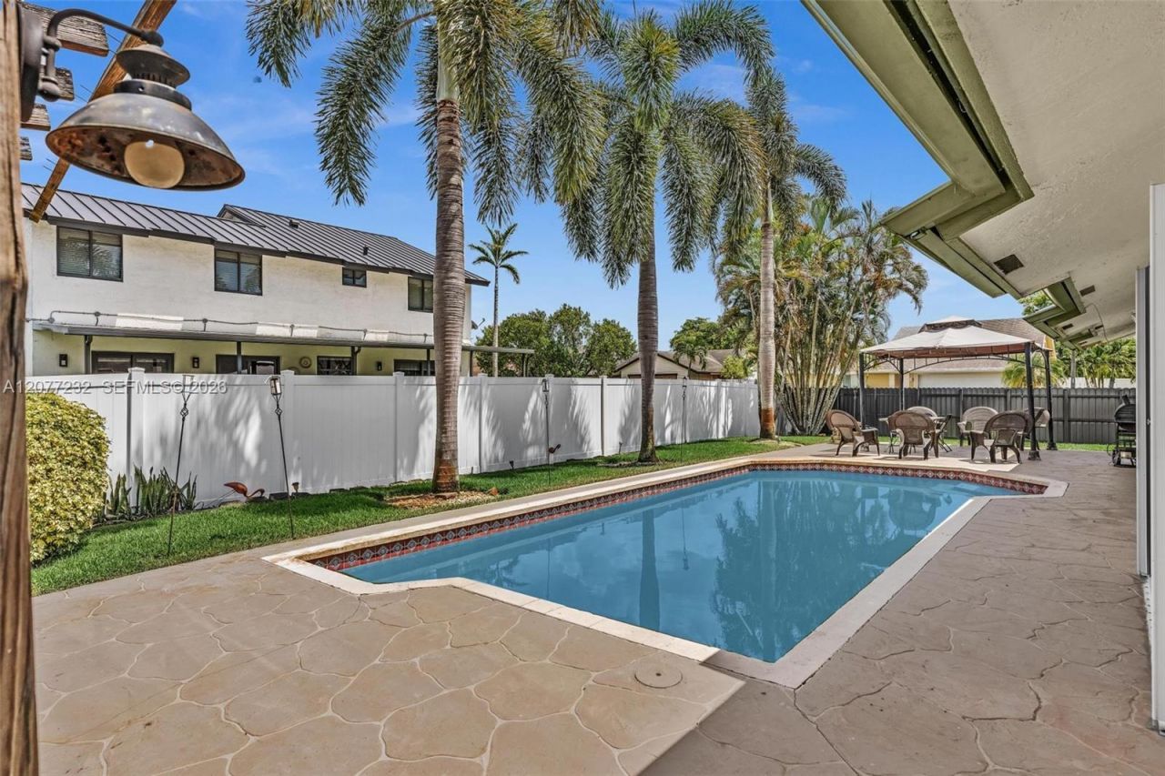 741 SW 100th Ter , Pembroke Pines, FL 33025 Photo