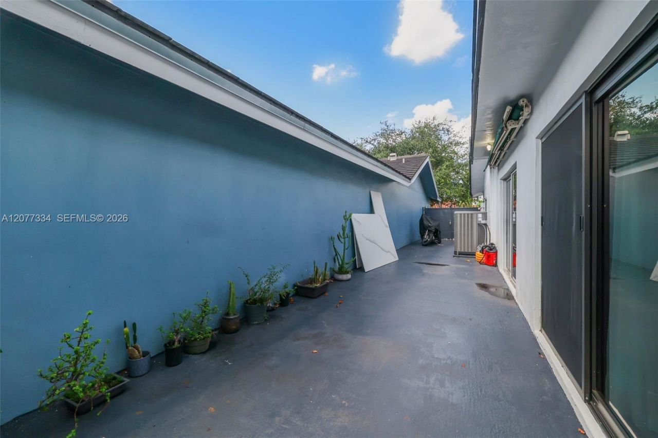 5923 SW 147th Pl , Miami, FL 33193 Photo