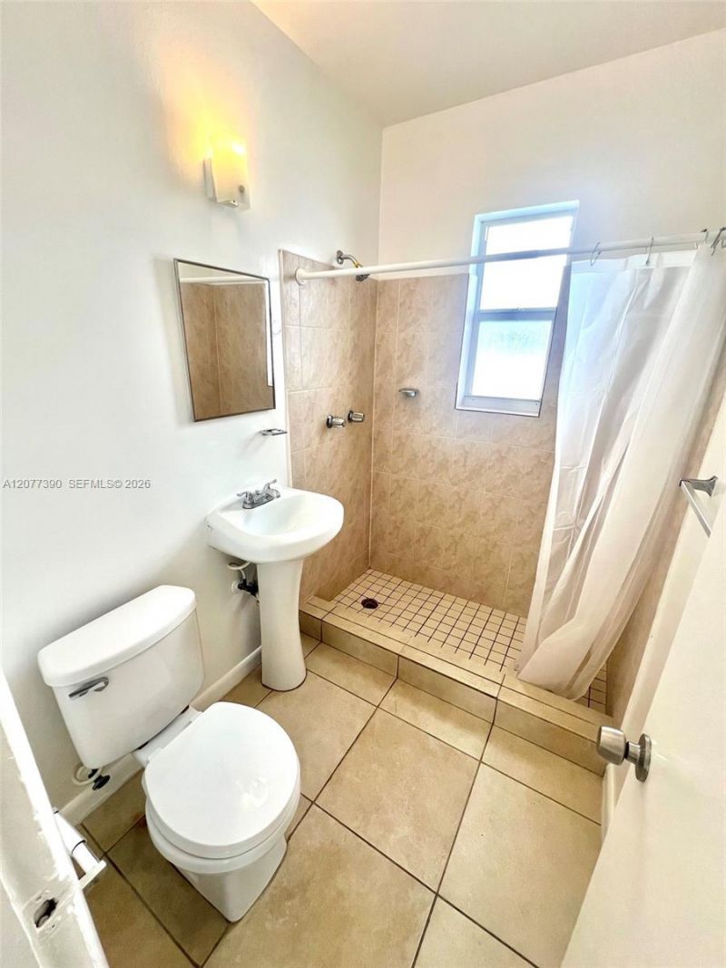 686 NE 85th St, Unit 3B, Miami, FL 33138 Photo