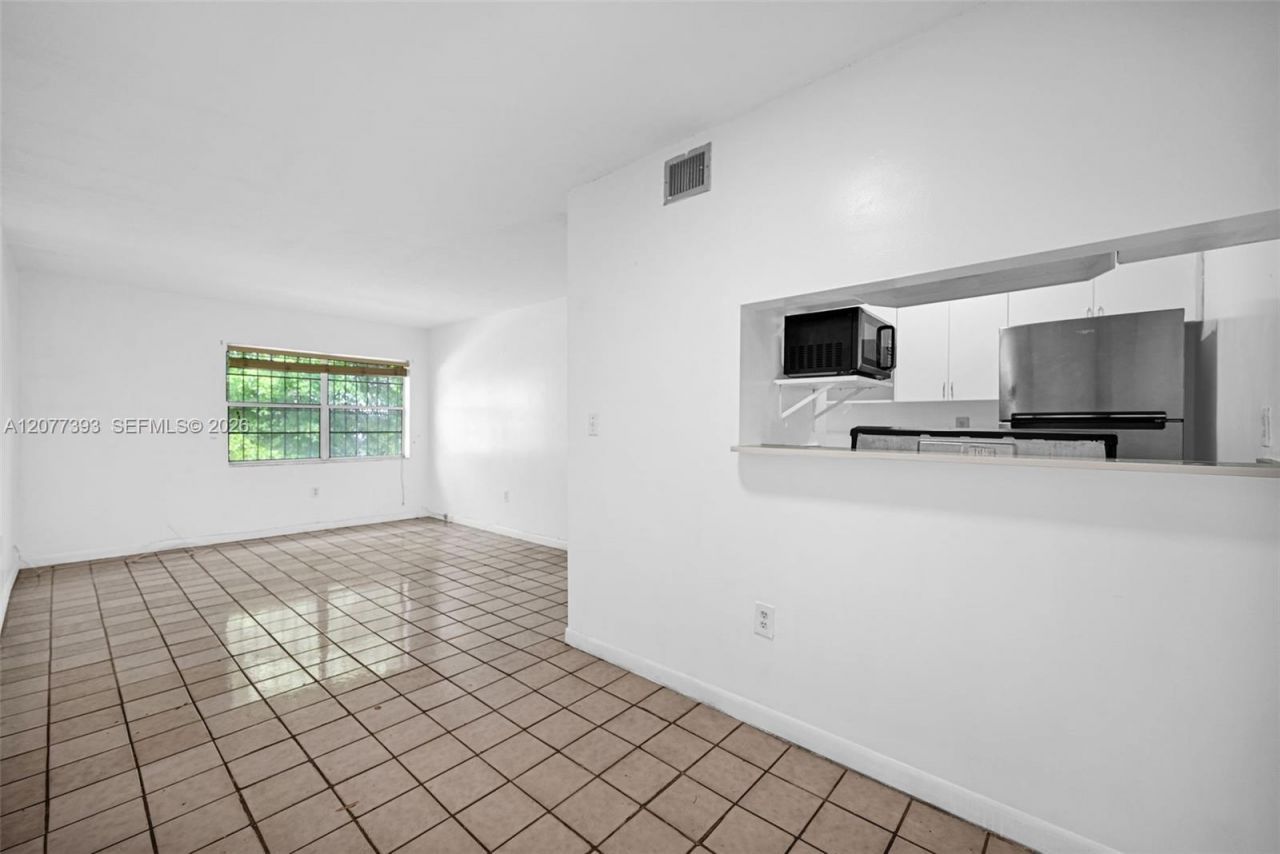 220 NW 107th Ave, Unit 204, Miami, FL 33172 Photo