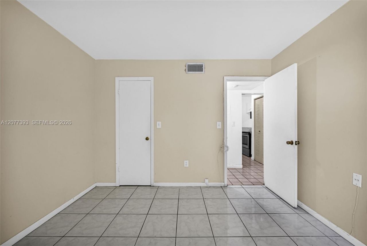 220 NW 107th Ave, Unit 204, Miami, FL 33172 Photo