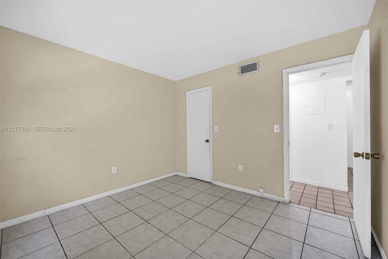 220 NW 107th Ave, Unit 204, Miami, FL 33172 Photo