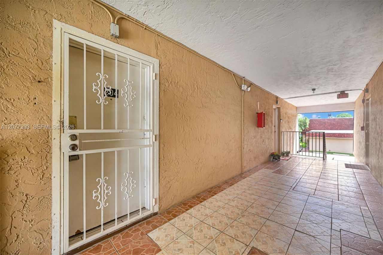220 NW 107th Ave, Unit 204, Miami, FL 33172 Photo