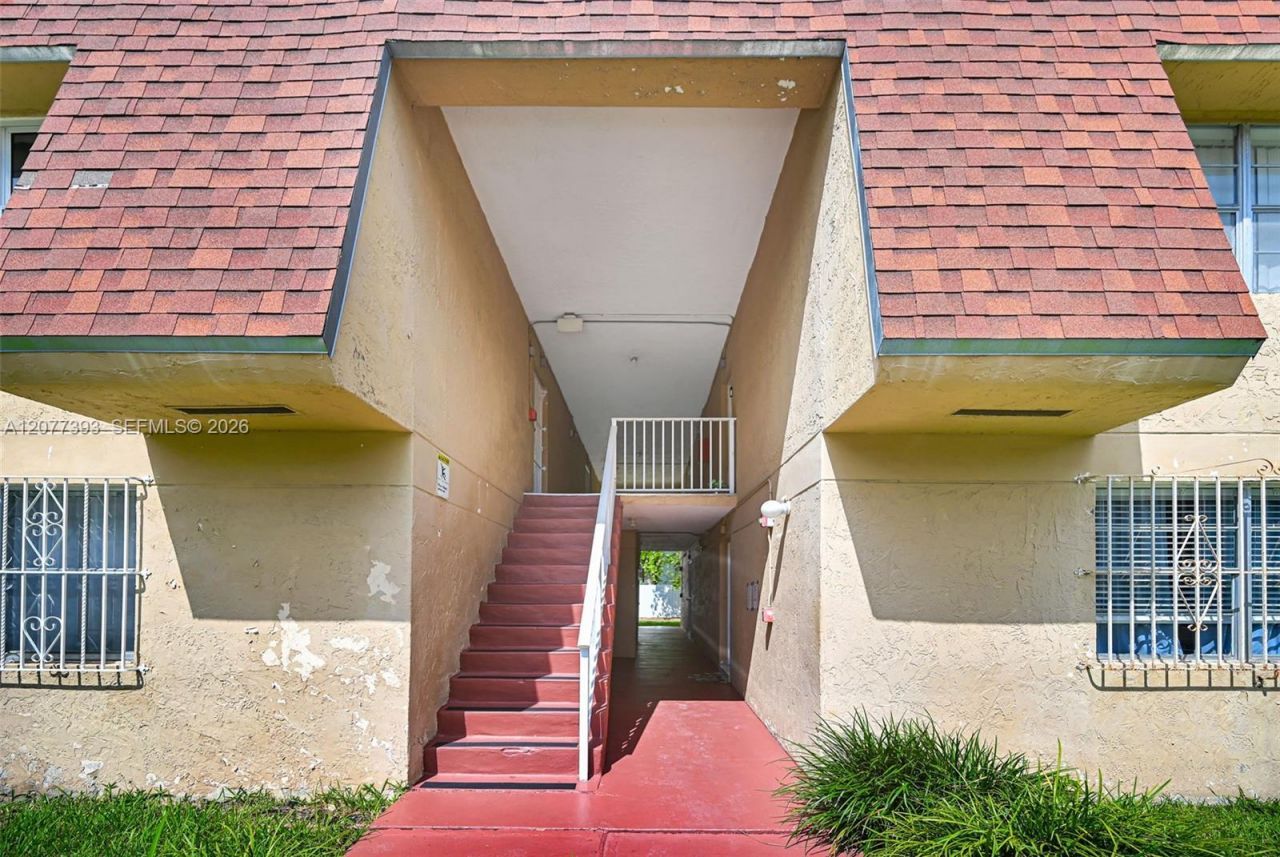 220 NW 107th Ave, Unit 204, Miami, FL 33172 Photo