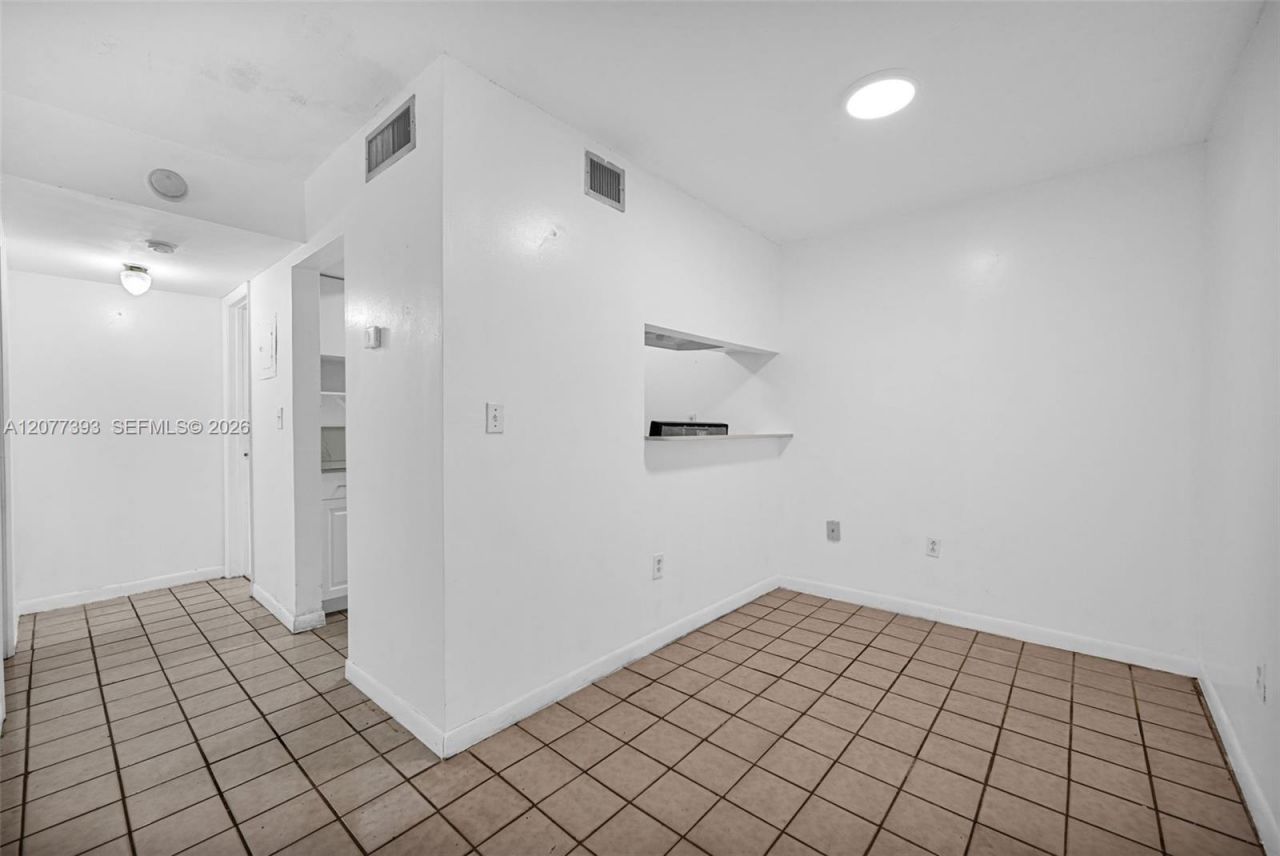 220 NW 107th Ave, Unit 204, Miami, FL 33172 Photo