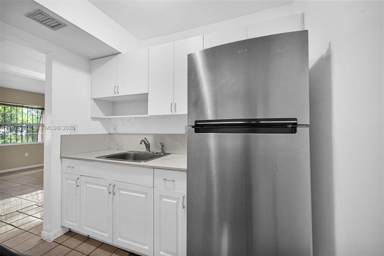 220 NW 107th Ave, Unit 204, Miami, FL 33172 Photo