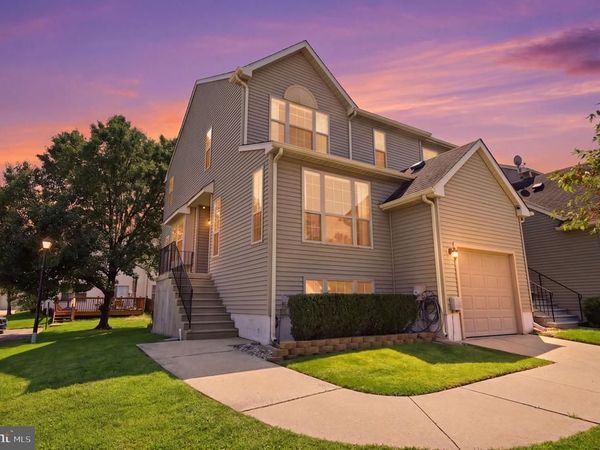 10 LARKSPUR COURT, DELRAN, NJ 08075