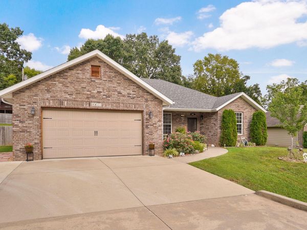5824 S Geranium Lane , Battlefield, MO 65619