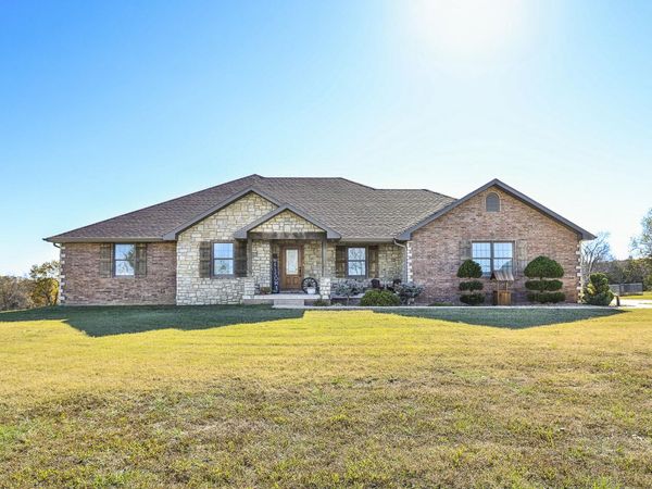 1558 E 432nd Road , Bolivar, MO 65613