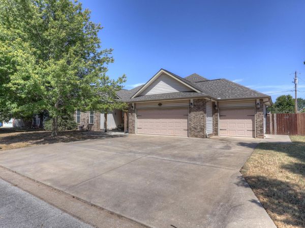 123 Jared Boulevard, Webb City, MO 64870