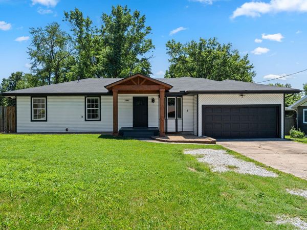 2324 E Huntington Street , Ozark, MO 65721