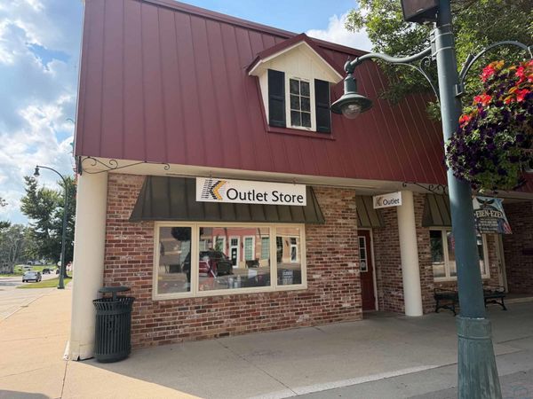 102 Central Ave NW, Orange City, IA 51041