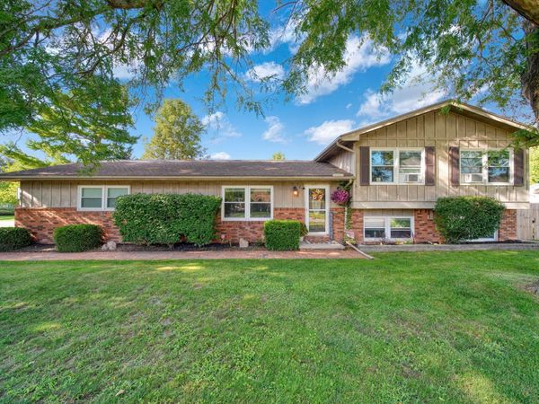 105 Sunset Drive, Blissfield, MI 49228