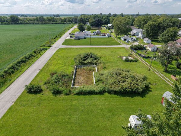 206 E Owen Street , Kentland, IN 47951