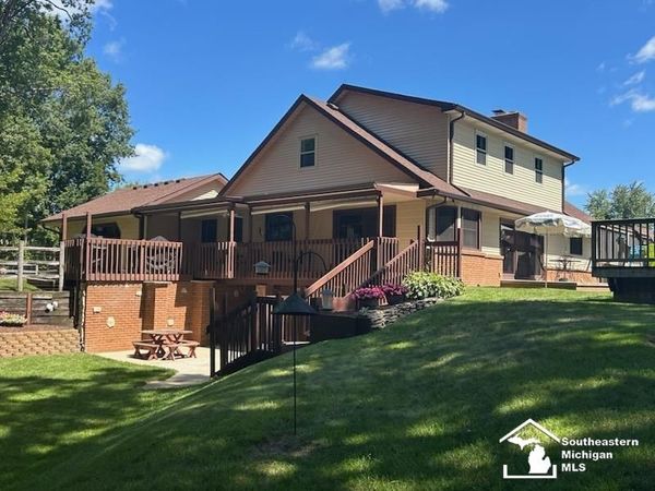 3251 Shelton Avenue, Lambertville, MI 48144