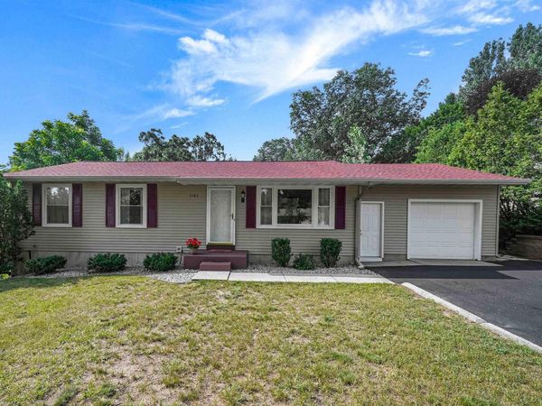 1101 Knoll Crest Court, Traverse City, MI 49686