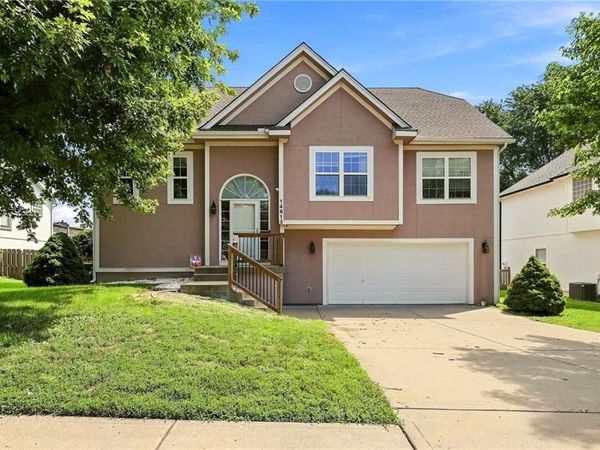 14613 Wicklow Street, Smithville, MO 64089