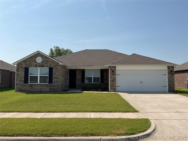 7514 E 160th Place S, Bixby, OK 74008
