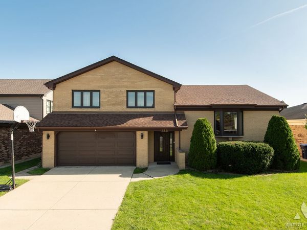 735 Yorkshire Lane , Des Plaines, IL 60016