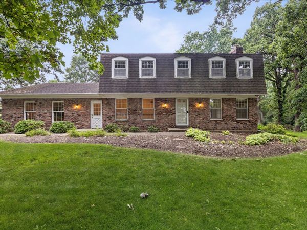2s730 White Oak Lane, Batavia, IL 60510