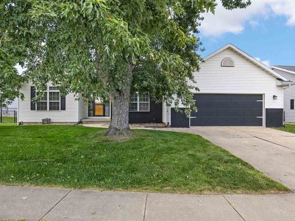 3540 Windemere Way, Marion, IA 52302
